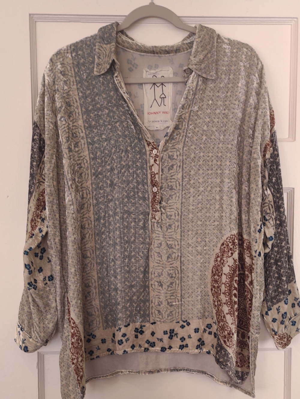 Johnny Was Cream and Blue Velvety Patchwork Peasant Blouse Silk/Rayon Blend.